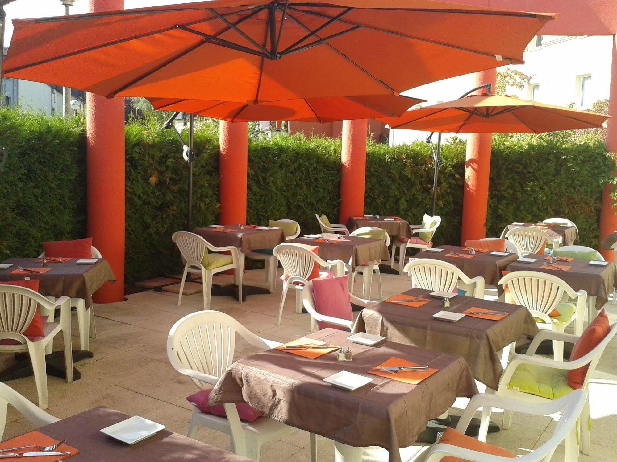 Cottage Logis Hotel - Restaurant Dudelange Exteriér fotografie
